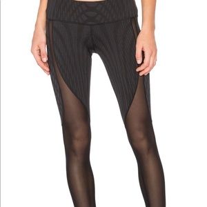 ALO yoga Motion legging